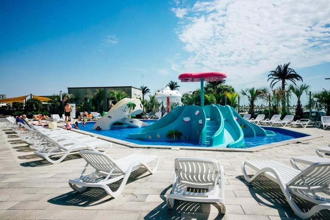 Desiree Beach Apartment Năvodari Kültér fotó