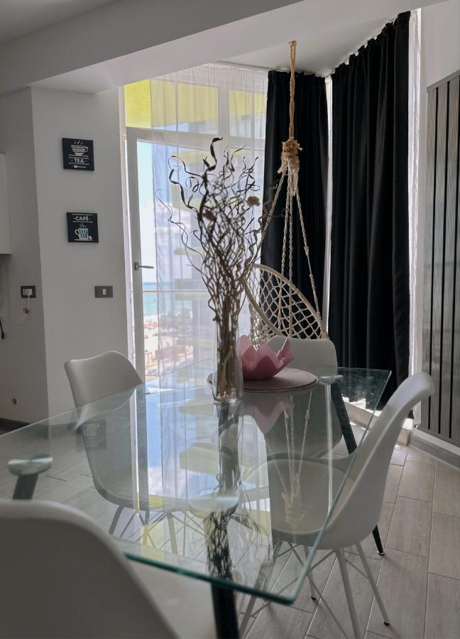 Desiree Beach Apartment Năvodari Kültér fotó